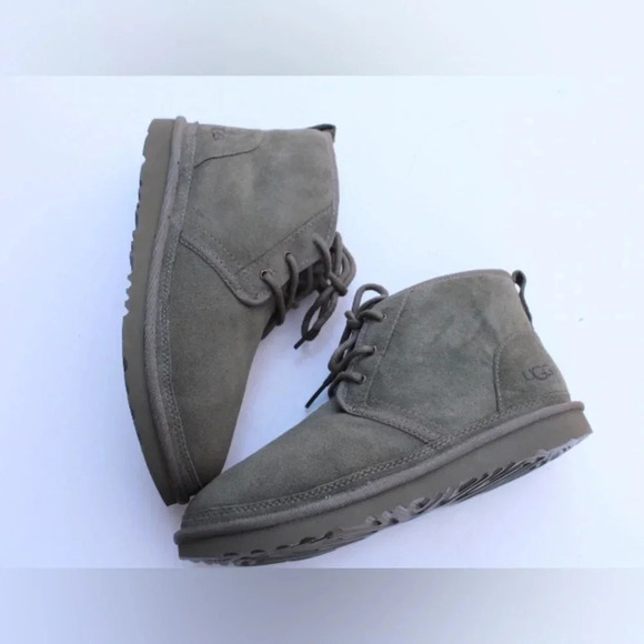 NWOT UGG Neumel boots - Picture 13 of 15
